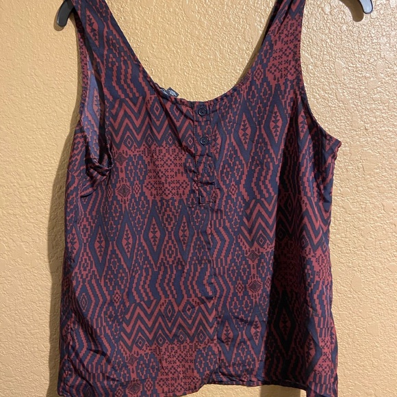 Top - Picture 2 of 2